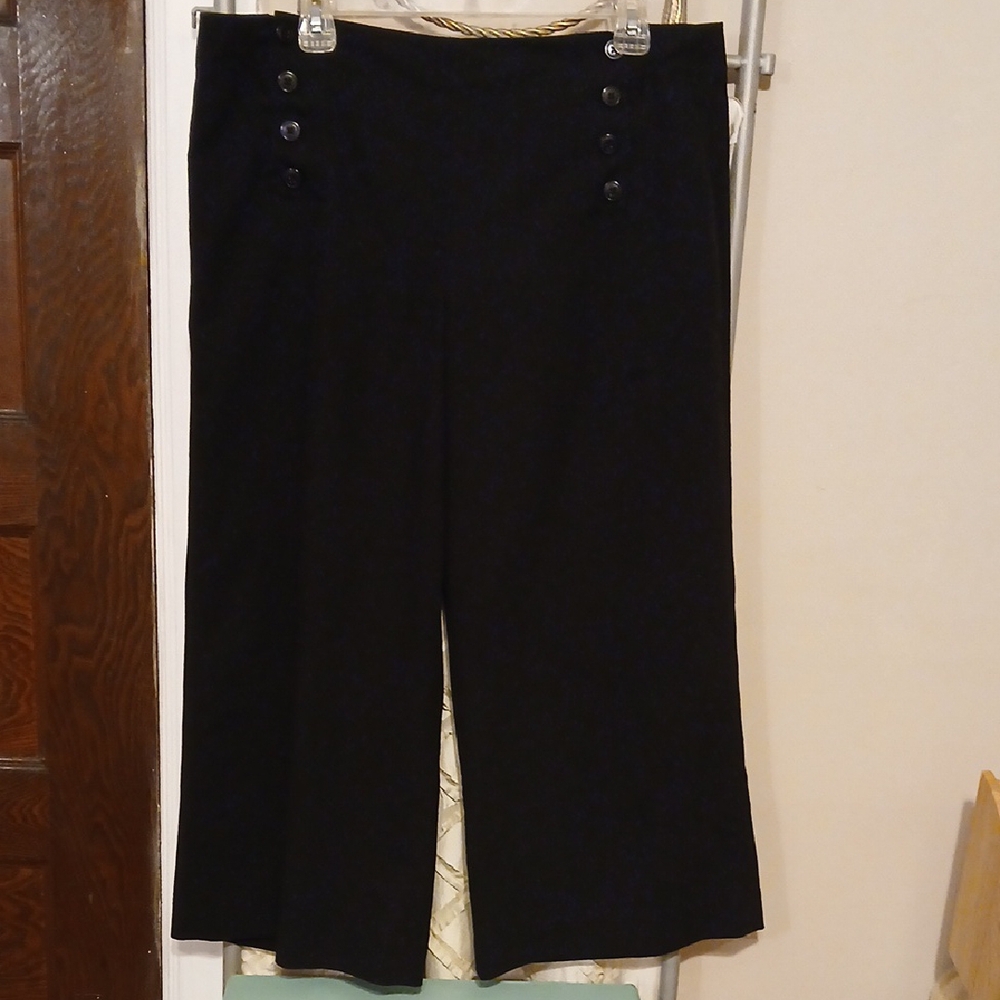 Larry Levine Size 14 Black Cropped Flared Pants